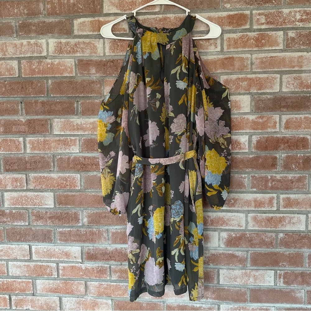 New York & Company Cold Shoulder Floral Dress Sash NEW Gray Women’s Medium
